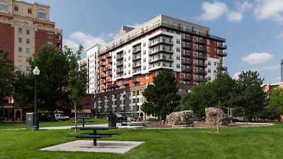 Radius Uptown Apartments - Denver, CO