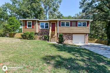 1441 3Rd Pl Nw - Center Point, AL