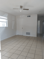 6477 146th Ave N unit A - Clearwater, FL