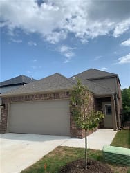 2369 E Amherst Aly - Fayetteville, AR