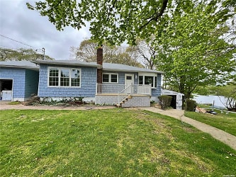 50 Pine St - East Patchogue, NY