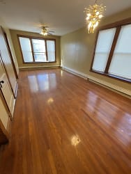 2558 W Lithuanian Plaza Ct #2F - Chicago, IL