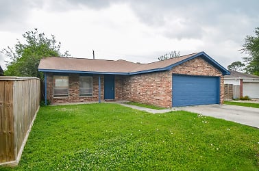 1114 Greencroft St - Channelview, TX