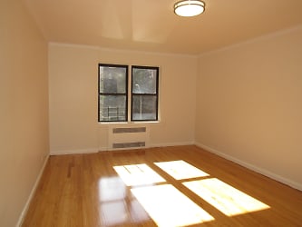 65-09 99th St unit 3M - Queens, NY