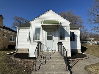 626 W 45th Ave - Gary, IN