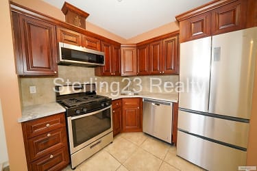 31-56 37th St unit 4F - Queens, NY