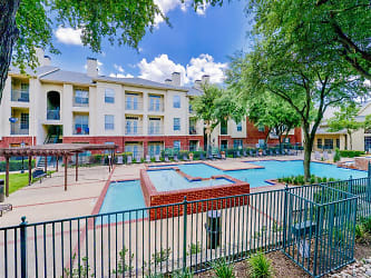 Montfort Place Apartments - Dallas, TX