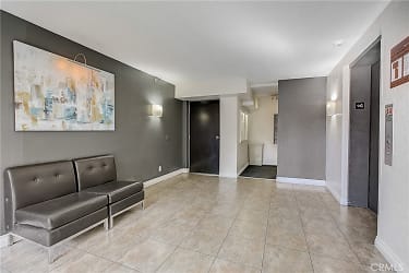 5520 Owensmouth Ave #121 - Los Angeles, CA