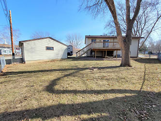 1815 42nd St NW - Rochester, MN