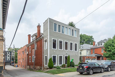 5747 Holden St - Pittsburgh, PA