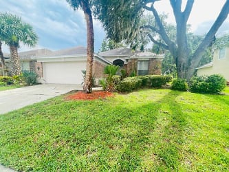 1738 Golfview Dr - Kissimmee, FL