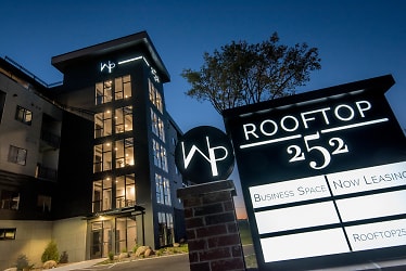 Rooftop 252 Apartments - West Saint Paul, MN