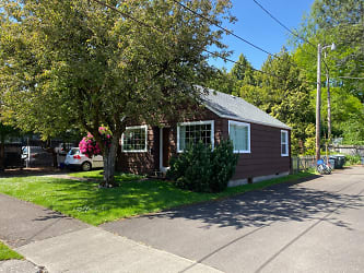428 NW 26th St - Corvallis, OR