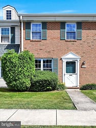 2409 Hillock Ct - Lansdale, PA