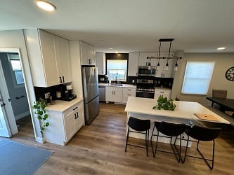 10611 W 13th Ave - Lakewood, CO