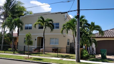 1754 SW 14th St - Miami, FL