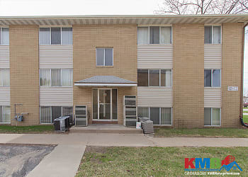 115 Southview Dr unit D - Marion, IA