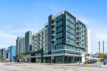 Venue Residences Apartments - Los Angeles, CA