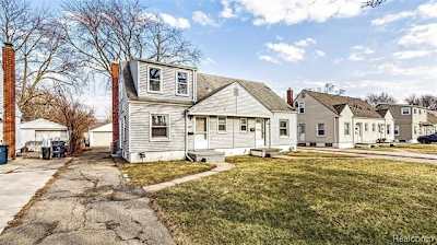 24652 Cloverlawn St - Oak Park, MI