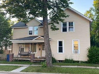 630 Chicago Ave unit Upper - Wausau, WI