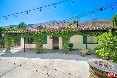 1861 S Palm Canyon Dr - Palm Springs, CA