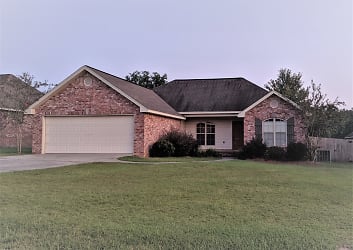 18 E Spruce - Sumrall, MS
