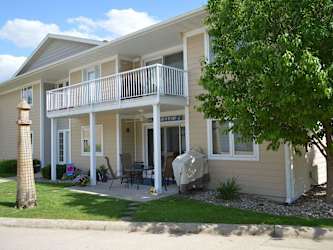 84 Rohr St - Arnolds Park, IA
