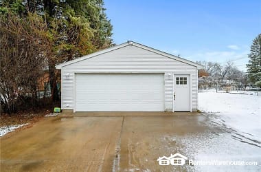 185 Edgewater Ave - Shoreview, MN