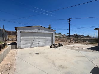 913 Kelly Dr - Barstow, CA