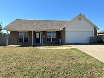 1277 Mountain Valley Dr - Greenwood, AR