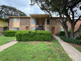 1303 Indian Trail unit C - Harker Heights, TX
