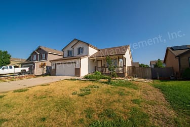 3316 Grizzly Way - Wellington, CO