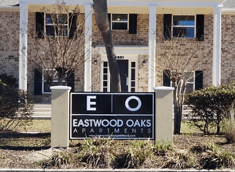 Eastwood Oaks Apartments - Hilliard, FL