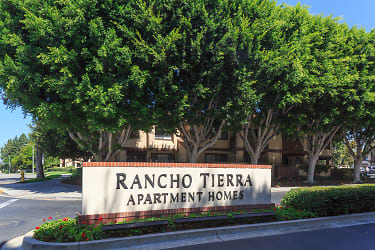 Rancho Tierra Apartments - Tustin, CA