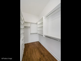 1611 N Hermitage Ave unit 401 - Chicago, IL