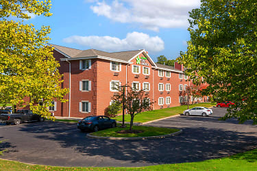 Furnished Studio - Hartford - Farmington Apartments - Farmington, CT