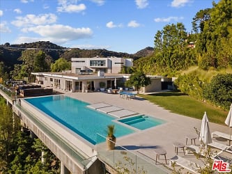 1650 Clear View Dr - Beverly Hills, CA