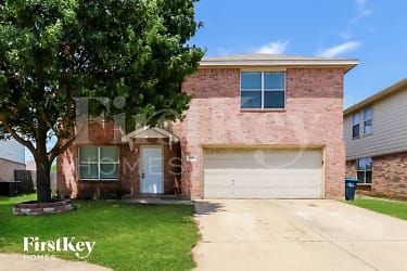 7305 Little Mohican Dr - Fort Worth, TX