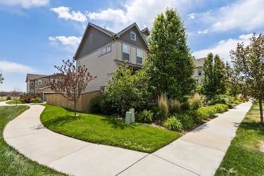 328 Zeppelin Wy - Fort Collins, CO