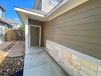 721 Milestone Pk unit # 24A - New Braunfels, TX