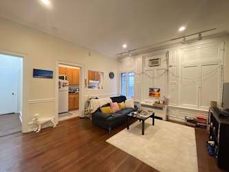 2021 Spruce St unit 1R - Philadelphia, PA