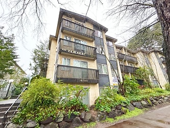 Tamarac Apartments - Seattle, WA