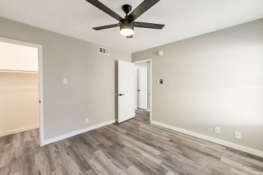 ** 1/2 OFF 1st Full Month's Rent, Tour & Apply Within 48 Hours Newly Renovated 2 Bed/ 2 Bath In-Suit Apartments - Phoenix, AZ