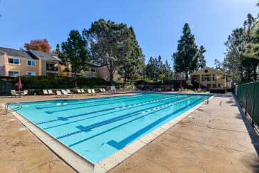 The Club Torrey Pines Apartments - San Diego, CA