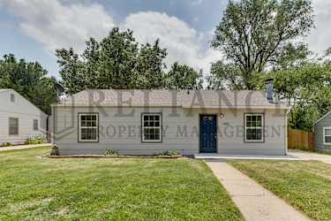 1315 E Charleston Dr - Park City, KS