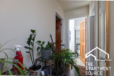 2513 N Southport Ave unit 2 - Chicago, IL