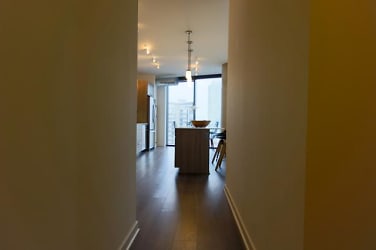 844 W Couch Pl - Chicago, IL