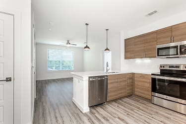 Bishop Flats - Modern, Urban, Affordable Luxury Apartments In Dallas - Dallas, TX