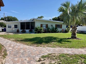 1920 NW 18th St - Crystal River, FL