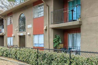Villas De Las Colinas 3 Apartments - Atlanta, GA